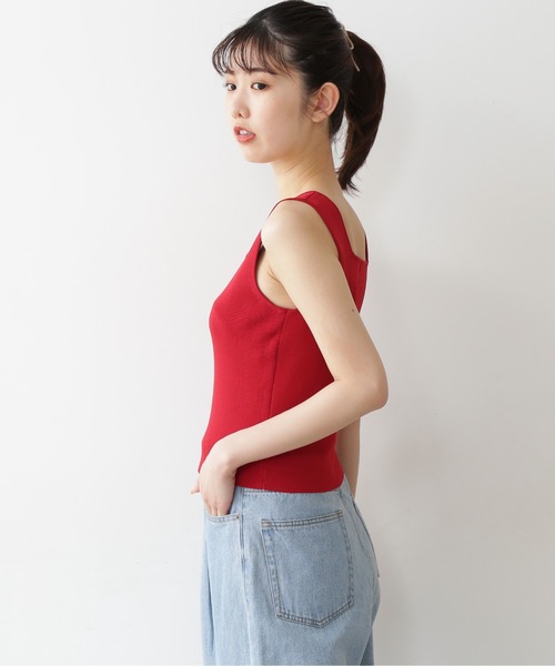 FREE'S MART（フリーズマート）の「◆スクエアネック総針ニットタンク（ニット/セーター・レディース・ホワイト/ブラック/ベージュ/レッド/イエロー・FREE）」の14枚目の写真