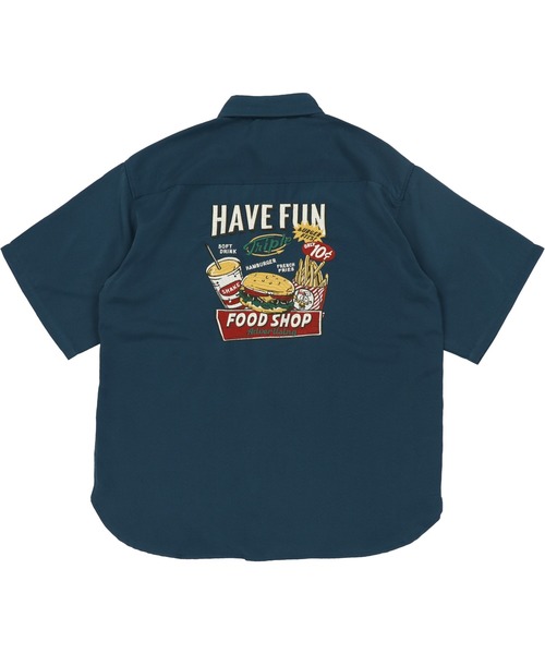 SPINNS（スピンズ）の「【ゆったりシルエット】JUNKFOODバック刺繍シャツ（シャツ/ブラウス・メンズ・ダークグリーン/その他/ブルーグリーン・M/L）」の7枚目の写真