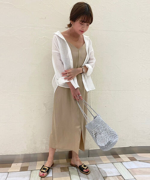 NOLLEY’S Sophi（ノーリーズソフィ）の「麻混サテンキャミワンピース（ワンピース・レディース・カーキ/ベージュ・38）」の14枚目の写真
