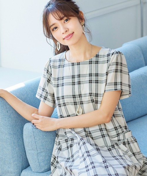 Tiaclasse(ティアクラッセ)の「麻調素材を使用した、サイドポケットワンピース(ワンピース・レディース・ネイビー/ミント/ホワイト系その他/グレー系その他・M/L)」の12枚目の写真