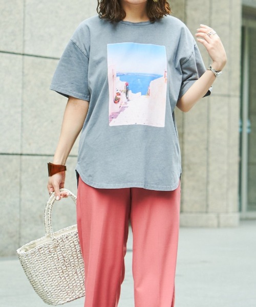 Chez toi（シェトワ）の「ピグメント加工フォトT（Tシャツ/カットソー・レディース・ピンクベージュ/オフホワイト/チャコールグレー・FREE）」の3枚目の写真