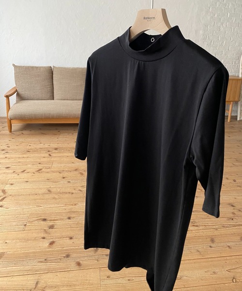 ReNorm（リノーム）の「モックネックストレートTシャツ（Tシャツ/カットソー・レディース・ブラック/ブラウン/グリーン・M/S）」の2枚目の写真