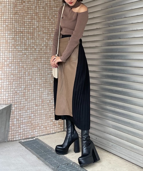 SPIRALGIRL(スパイラルガール)の「サイドプリーツアシメロングスカート(スカート・レディース・カーキ/モカ・SMALL/MEDIUM)」の5枚目の写真