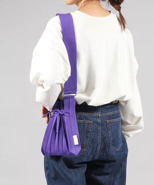 ALAND（エーランド）の「3.3Field Trip／PLEATS CROSS BAG　2227869（ハンドバッグ・レディース・グリーン/ブルー/ネイビー/ピンク/パープル・FREE）」の7枚目の写真