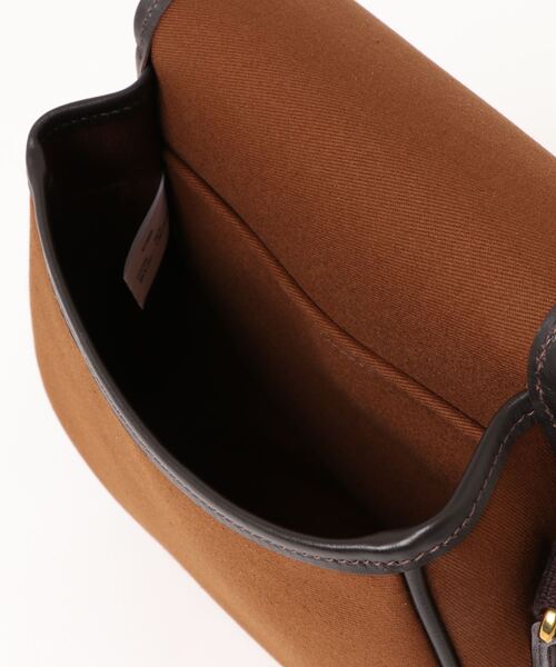 BRADY(ブレディー)の「【Brady】AIRE(ショルダーバッグ・レディース・ブラック/ブラウン/カーキ・ONE SIZE)」の4枚目の写真