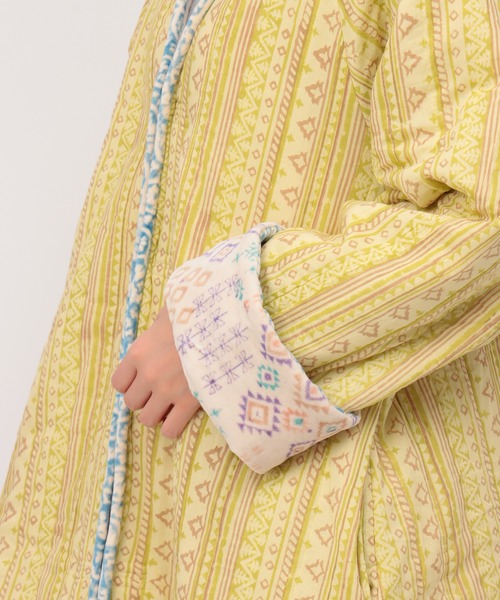 チチカカ(チチカカ)の「エコフレンドリーダイ ベロアキカブロックプリントブルゾン(ノーカラーコート・レディース・オレンジ/ブルー・FREE)」の21枚目の写真