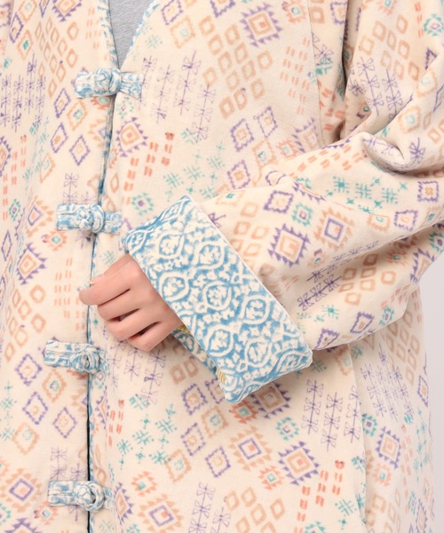 チチカカ(チチカカ)の「エコフレンドリーダイ ベロアキカブロックプリントブルゾン(ノーカラーコート・レディース・オレンジ/ブルー・FREE)」の19枚目の写真