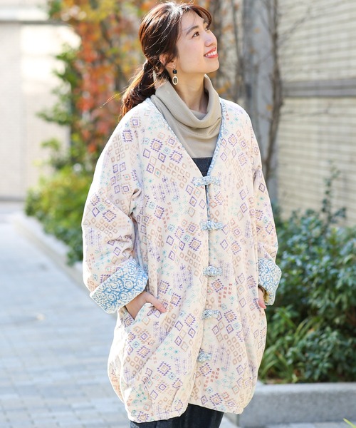 チチカカ(チチカカ)の「エコフレンドリーダイ ベロアキカブロックプリントブルゾン(ノーカラーコート・レディース・オレンジ/ブルー・FREE)」の4枚目の写真