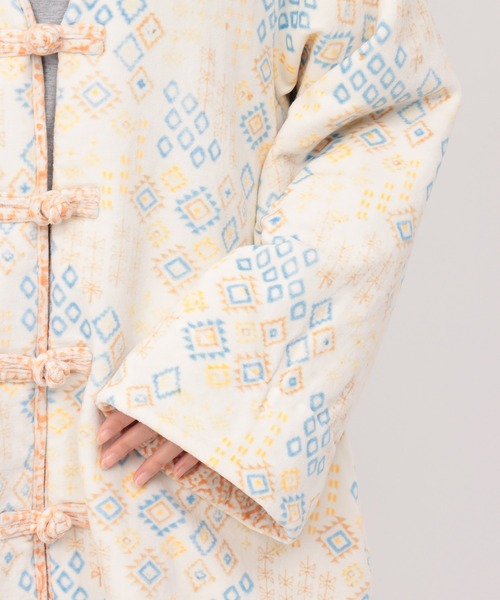 チチカカ(チチカカ)の「エコフレンドリーダイ ベロアキカブロックプリントブルゾン(ノーカラーコート・レディース・オレンジ/ブルー・FREE)」の22枚目の写真