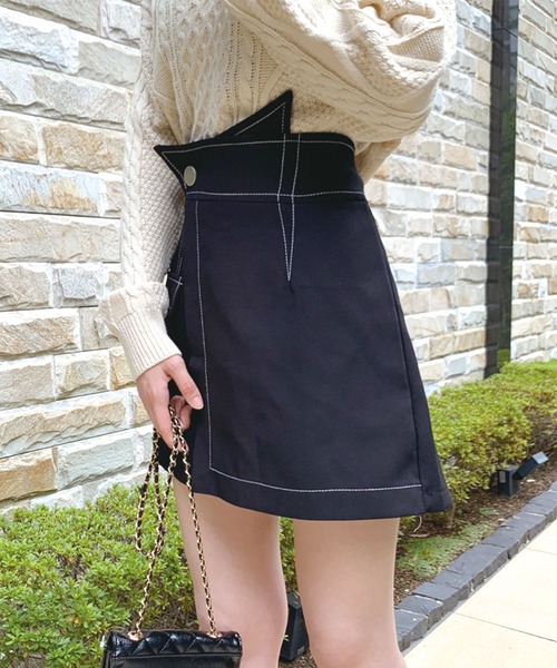 SPIGA(スピーガ)の「バイカラーステッチラップ風ショートパンツ(その他パンツ・レディース・ホワイト/ブラック・MEDIUM/SMALL)」の3枚目の写真