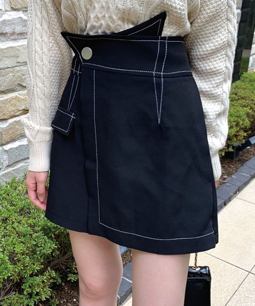 SPIGA(スピーガ)の「バイカラーステッチラップ風ショートパンツ(その他パンツ・レディース・ホワイト/ブラック・MEDIUM/SMALL)」の5枚目の写真