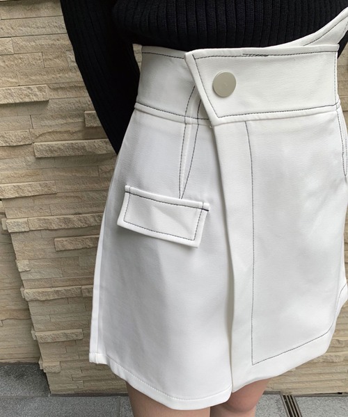 SPIGA(スピーガ)の「バイカラーステッチラップ風ショートパンツ(その他パンツ・レディース・ホワイト/ブラック・MEDIUM/SMALL)」の15枚目の写真