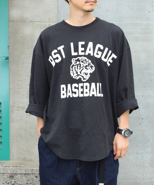 LAVEANGE（ラビアンジェ）の「8分袖カレッジプリントプルオーバー（Tシャツ/カットソー・レディース・ブラック/オフホワイト/グリーン・M/L）」の2枚目の写真