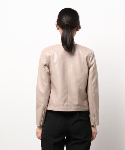 N.(N. Natural Beauty Basic)(エヌエヌナチュラルビューティーベーシック)の「【追加生産】【S Size Line】フェイクレザージャケット(ブルゾン・レディース・ブラック/ベージュ・SMALL/MEDIUM)」の4枚目の写真