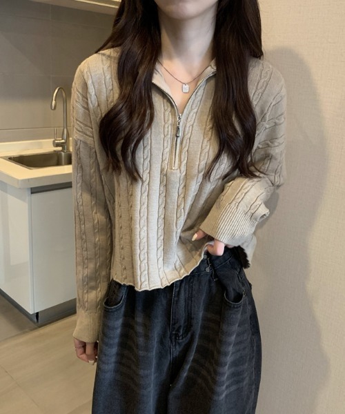 Mayree(メイリー)の「【Mayree】ケーブルデザインハーフジップニット 2021AW(ニット/セーター・レディース・ホワイト/ブラック/ベージュ/ネイビー・FREE)」の6枚目の写真