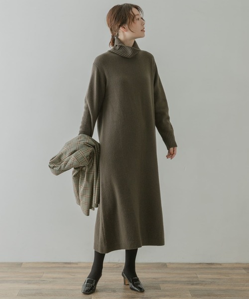 F by ROSSO（エフバイロッソ）の「F by ROSSO　ハミルトンラムズウールタートルワンピース（ワンピース・レディース・ベージュ/モカ/オリーブ・FREE）」の11枚目の写真