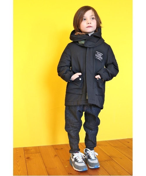 GROOVY COLORS（グルービーカラーズ）の「ムライトデニム ツイスト ロングパンツ（デニムパンツ・キッズ・ネイビー/ブルー・140/130）」の15枚目の写真