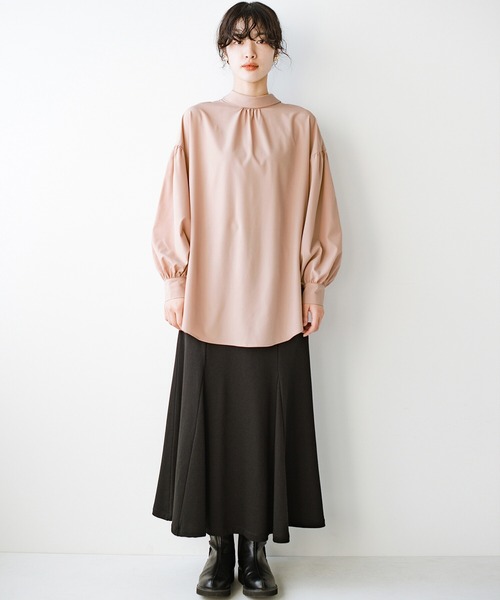 haco!（ハコ）の「華が欲しい日にも、後ろ姿が疲れている日にも、かわいくみせてくれる２WAYリボンブラウス by que made me（シャツ/ブラウス・レディース・ブラック/ベージュ・1/2）」の13枚目の写真