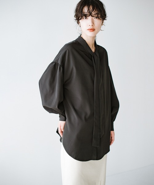 haco!（ハコ）の「華が欲しい日にも、後ろ姿が疲れている日にも、かわいくみせてくれる２WAYリボンブラウス by que made me（シャツ/ブラウス・レディース・ブラック/ベージュ・1/2）」の17枚目の写真