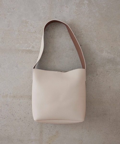 EFOLE（エフォル）の「Wide belt shoulder bag / ワイドベルト ショルダーバッグ（ショルダーバッグ・レディース・ブラック/チョコ/グレイッシュベージュ/アイボリー・FREE）」の13枚目の写真