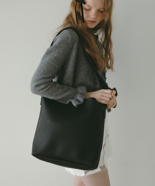 EFOLE（エフォル）の「Wide belt shoulder bag / ワイドベルト ショルダーバッグ（ショルダーバッグ・レディース・ブラック/チョコ/グレイッシュベージュ/アイボリー・FREE）」の19枚目の写真