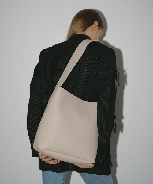 EFOLE（エフォル）の「Wide belt shoulder bag / ワイドベルト