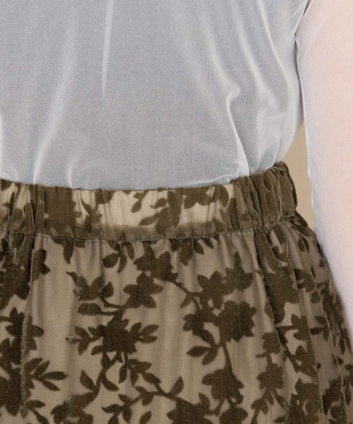 NEUNA（ヌナ）の「ベロアサテンジャガード/タイトロングスカート（スカート・レディース・グリーン/ブラック/ブルー・FREE）」の15枚目の写真