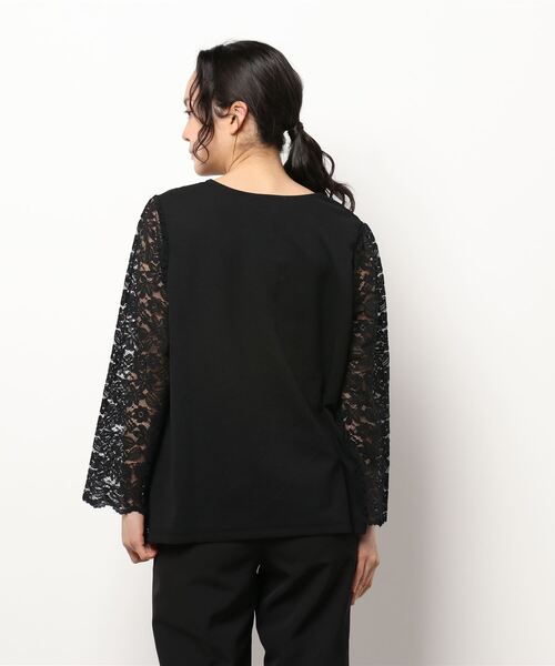 BELLUNA PLUS(ベルーナ)の「BELLUNA FORMAL 洗えるレースデザインブラウス(シャツ/ブラウス・レディース・ブラック/オフホワイト・MEDIUM/LARGE/X-LARGE)」の4枚目の写真