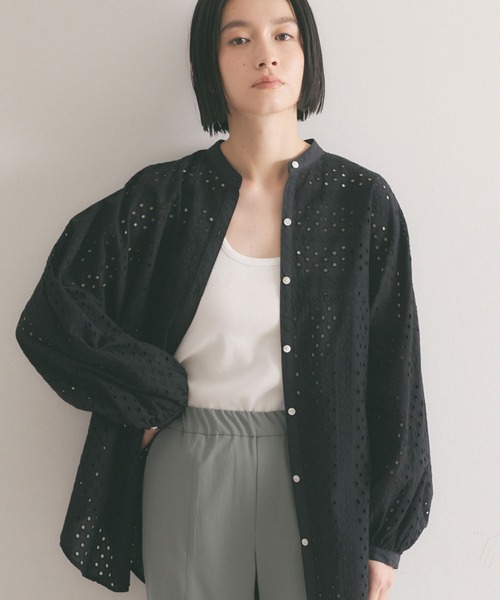 qualite(カリテ)の「バンドカラーレースシャツ(シャツ/ブラウス・レディース・ホワイト/ブラック・フリー)」の1枚目の写真