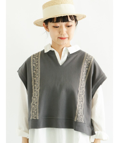Samansa Mos2（サマンサ モスモス）の「刺繍裏毛ベスト（ベスト・レディース・キナリ/チャコール/ブルー/ベージュ・ﾌﾘ-）」の3枚目の写真
