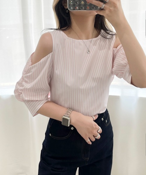 EPIMI E'PIMMY（エピミエピミー）の「オープンショルダーディティールブラウス（シャツ/ブラウス・レディース・オフホワイト/オレンジ/ブルー・MEDIUM）」の3枚目の写真