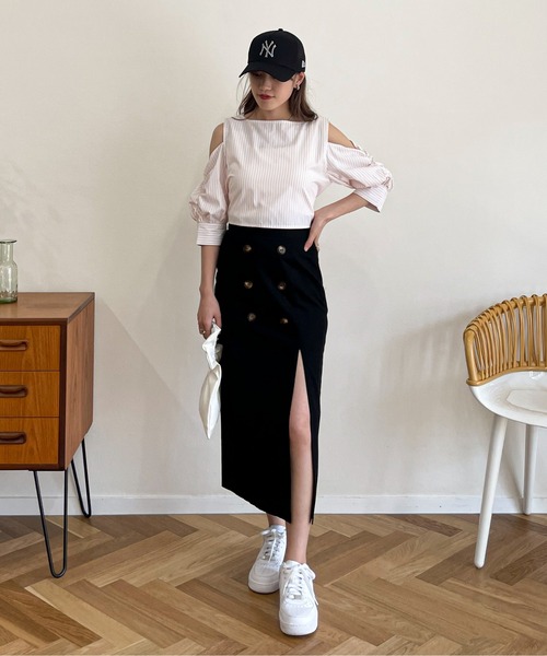 EPIMI E'PIMMY（エピミエピミー）の「オープンショルダーディティールブラウス（シャツ/ブラウス・レディース・オフホワイト/オレンジ/ブルー・MEDIUM）」の12枚目の写真