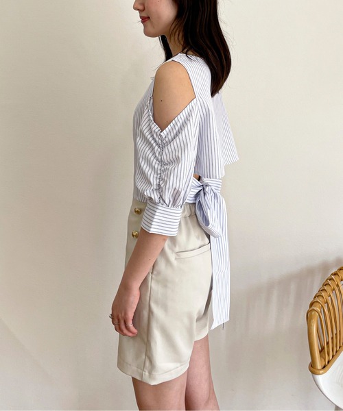 EPIMI E'PIMMY（エピミエピミー）の「オープンショルダーディティールブラウス（シャツ/ブラウス・レディース・オフホワイト/オレンジ/ブルー・MEDIUM）」の13枚目の写真