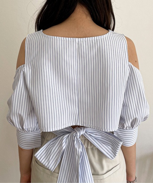 EPIMI E'PIMMY（エピミエピミー）の「オープンショルダーディティールブラウス（シャツ/ブラウス・レディース・オフホワイト/オレンジ/ブルー・MEDIUM）」の17枚目の写真