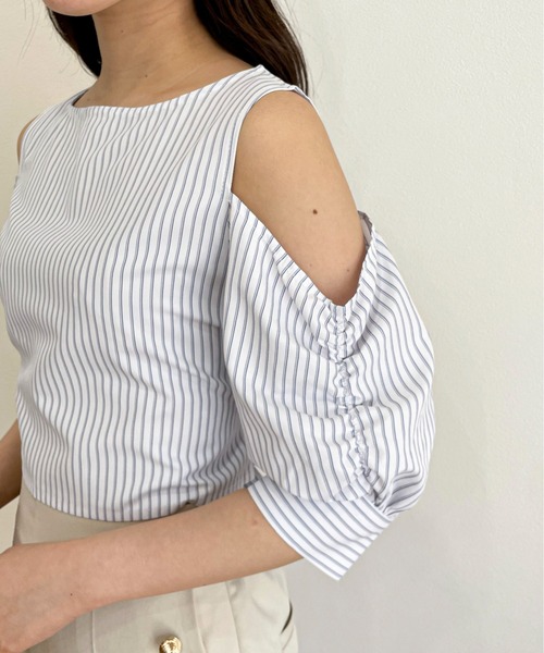 EPIMI E'PIMMY（エピミエピミー）の「オープンショルダーディティールブラウス（シャツ/ブラウス・レディース・オフホワイト/オレンジ/ブルー・MEDIUM）」の16枚目の写真