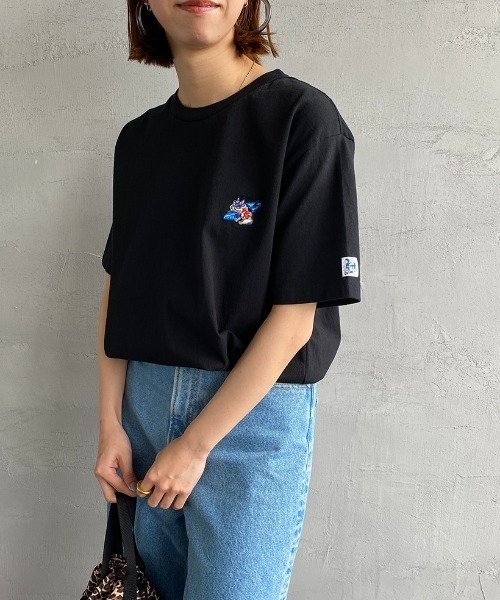 The Endless Summer（エンドレスサマー）の「[THE ENDLESS SUMMER/エンドレスサマー] 別注 ワンポイントBUHI刺繍Tシャツ（Tシャツ/カットソー・レディース・ホワイト/ブラック/ベージュ・M/L/XL）」の3枚目の写真