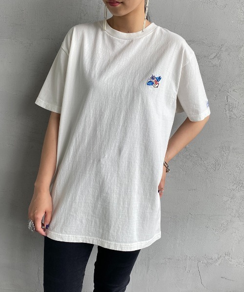 The Endless Summer（エンドレスサマー）の「[THE ENDLESS SUMMER/エンドレスサマー] 別注 ワンポイントBUHI刺繍Tシャツ（Tシャツ/カットソー・レディース・ホワイト/ブラック/ベージュ・M/L/XL）」の13枚目の写真