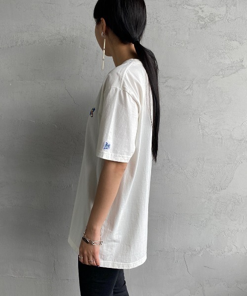 The Endless Summer（エンドレスサマー）の「[THE ENDLESS SUMMER/エンドレスサマー] 別注 ワンポイントBUHI刺繍Tシャツ（Tシャツ/カットソー・レディース・ホワイト/ブラック/ベージュ・M/L/XL）」の14枚目の写真