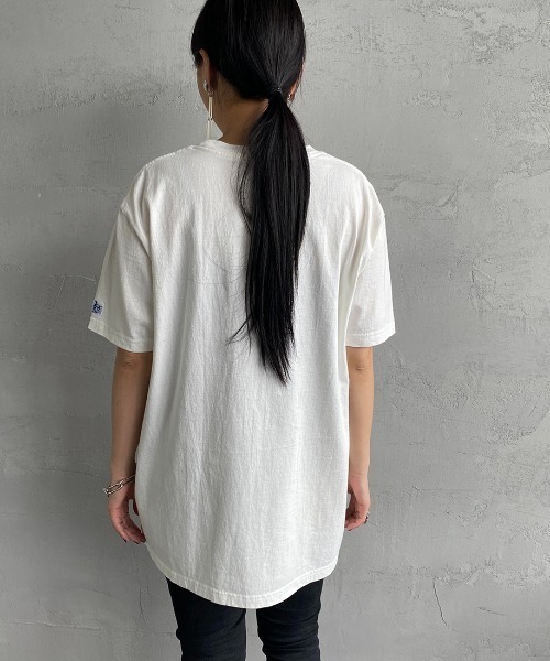 The Endless Summer（エンドレスサマー）の「[THE ENDLESS SUMMER/エンドレスサマー] 別注 ワンポイントBUHI刺繍Tシャツ（Tシャツ/カットソー・レディース・ホワイト/ブラック/ベージュ・M/L/XL）」の15枚目の写真