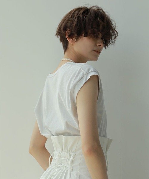 ETRE TOKYO(エトレトウキョウ)の「ラウンドネックノースリトップス(Tシャツ/カットソー・レディース・ブラック/ホワイト/グレー・FREE)」の3枚目の写真
