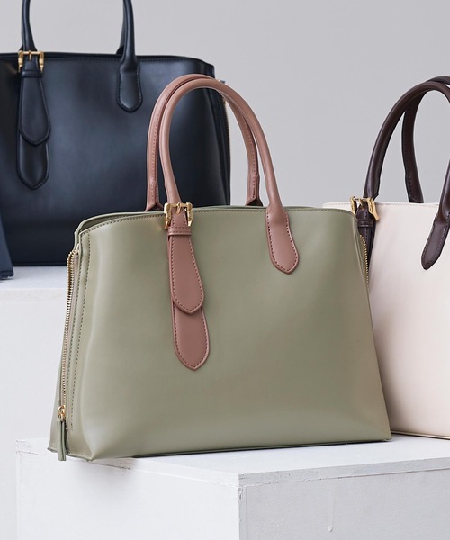 KOBE LETTUCE（コウベレタス）の「ショルダーベルト付きサイドジップバイカラーバッグ（トートバッグ・レディース・アイボリー/ライトカーキ/ブラック/ネイビー・FREE）」の3枚目の写真