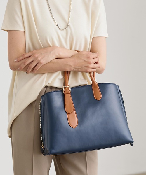 KOBE LETTUCE（コウベレタス）の「ショルダーベルト付きサイドジップバイカラーバッグ（トートバッグ・レディース・アイボリー/ライトカーキ/ブラック/ネイビー・FREE）」の7枚目の写真