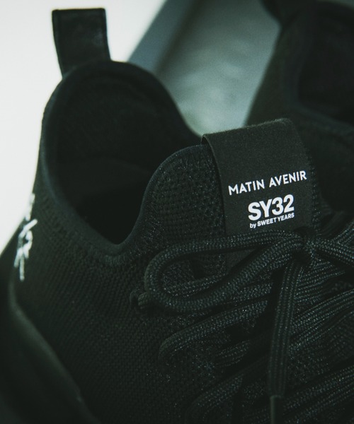 SY32 by SWEET YEARS(エスワイサーティトゥバイスィートイヤーズ)の「【WEB限定】MATIN AVENIR×SY32 by SWEETYEARS ×ROYAL FLASH/COLLABORATION KNIT SNEAKERS(スニーカー・メンズ・ホワイト/ブラック・41/42/43/40)」の5枚目の写真