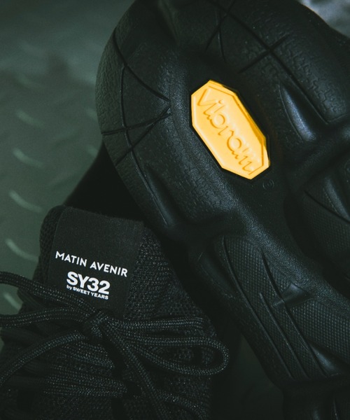 SY32 by SWEET YEARS(エスワイサーティトゥバイスィートイヤーズ)の「【WEB限定】MATIN AVENIR×SY32 by SWEETYEARS ×ROYAL FLASH/COLLABORATION KNIT SNEAKERS(スニーカー・メンズ・ホワイト/ブラック・41/42/43/40)」の7枚目の写真