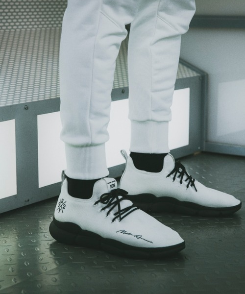 SY32 by SWEET YEARS(エスワイサーティトゥバイスィートイヤーズ)の「【WEB限定】MATIN AVENIR×SY32 by SWEETYEARS ×ROYAL FLASH/COLLABORATION KNIT SNEAKERS(スニーカー・メンズ・ホワイト/ブラック・41/42/43/40)」の14枚目の写真