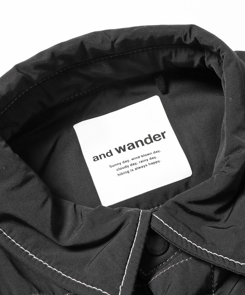 and wander（アンドワンダー）の「and wander/アンドワンダー T/C alpha shirt jacket シャツジャケット（ブルゾン・メンズ・ブラック・XL/M/L）」の5枚目の写真