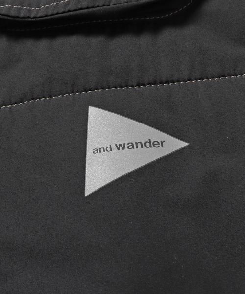 and wander（アンドワンダー）の「and wander/アンドワンダー T/C alpha shirt jacket シャツジャケット（ブルゾン・メンズ・ブラック・XL/M/L）」の10枚目の写真