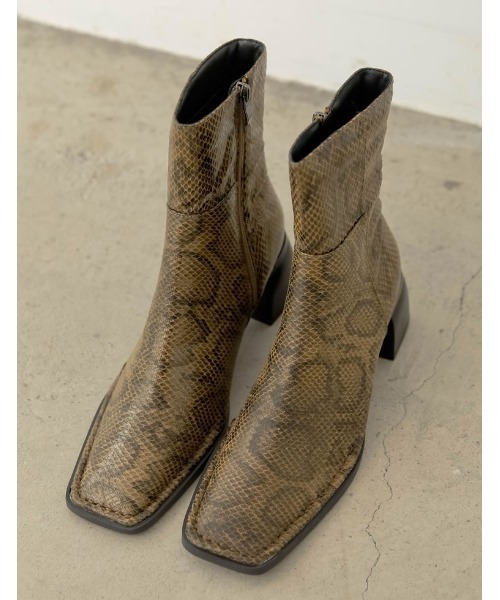 Re:EDIT(リエディ)の「スクエアトゥステッチミドルブーツ(ブーツ・レディース・ホワイト/パイソン/ベージュ/ブラック・SMALL/MEDIUM/LARGE)」の16枚目の写真