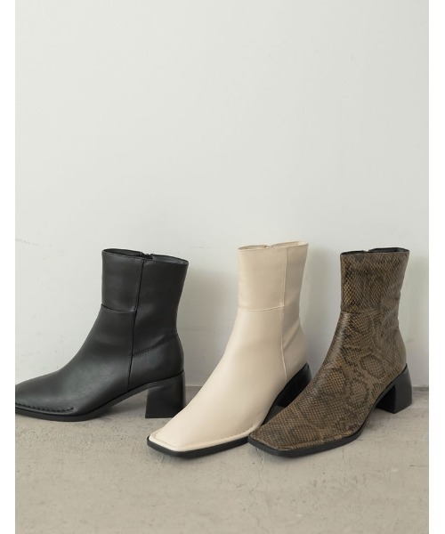 Re:EDIT(リエディ)の「スクエアトゥステッチミドルブーツ(ブーツ・レディース・ホワイト/パイソン/ベージュ/ブラック・SMALL/MEDIUM/LARGE)」の17枚目の写真