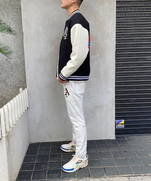 A4A（エーフォーエー）の「A4A/エーフォーエー/CIRCLELOGO JUMPER（ブルゾン・メンズ・ホワイト/ブラック・MEDIUM/LARGE）」の3枚目の写真